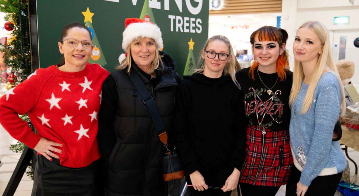 Picture of SERC staff and students at Bloomfield Shopping Centre, Bangor